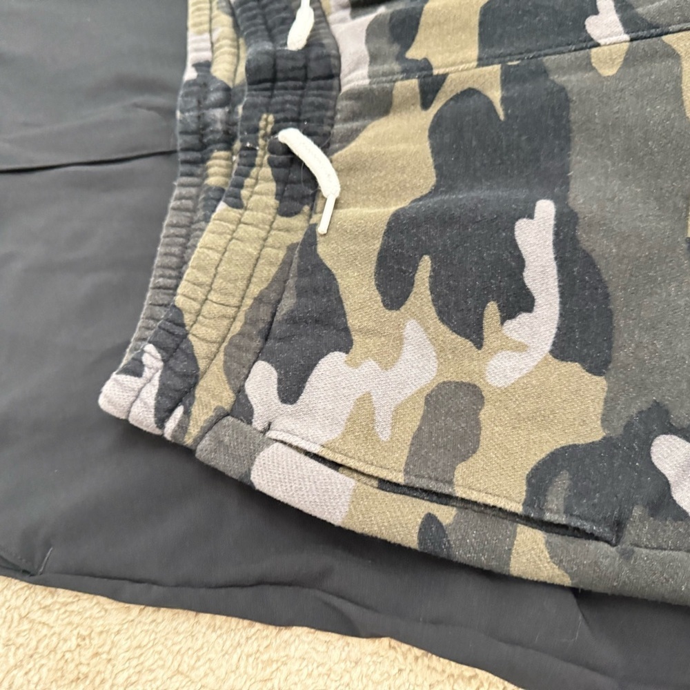 Abercrombie Kids Camouflage and black shorts - Picture 4 of 8
